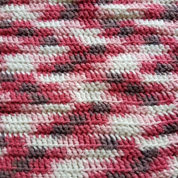 Crochet Afghan  VTG. Childs size\crib size - Picture 4 of 4